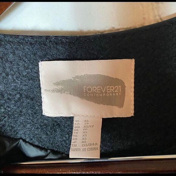 🔮 FOREVER 21 | Faux Leather Moto Jacket - Picture 2 of 8